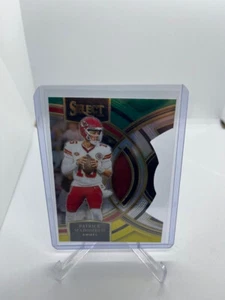 2023 Select Patrick Mahomes SP Green & Yellow Prizms Die Cut Premier Level #140 - Picture 1 of 2