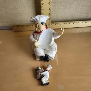 Wine Bottle Holder Italian French Fat Chef Hugging Waiter Man Bistro Cook Magnet - Picture 1 of 12