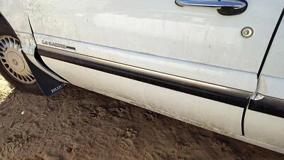 1998 别克 Lesabre 发球杆左前成型门 Oem 装饰条白色 — 第 1/4 张图片