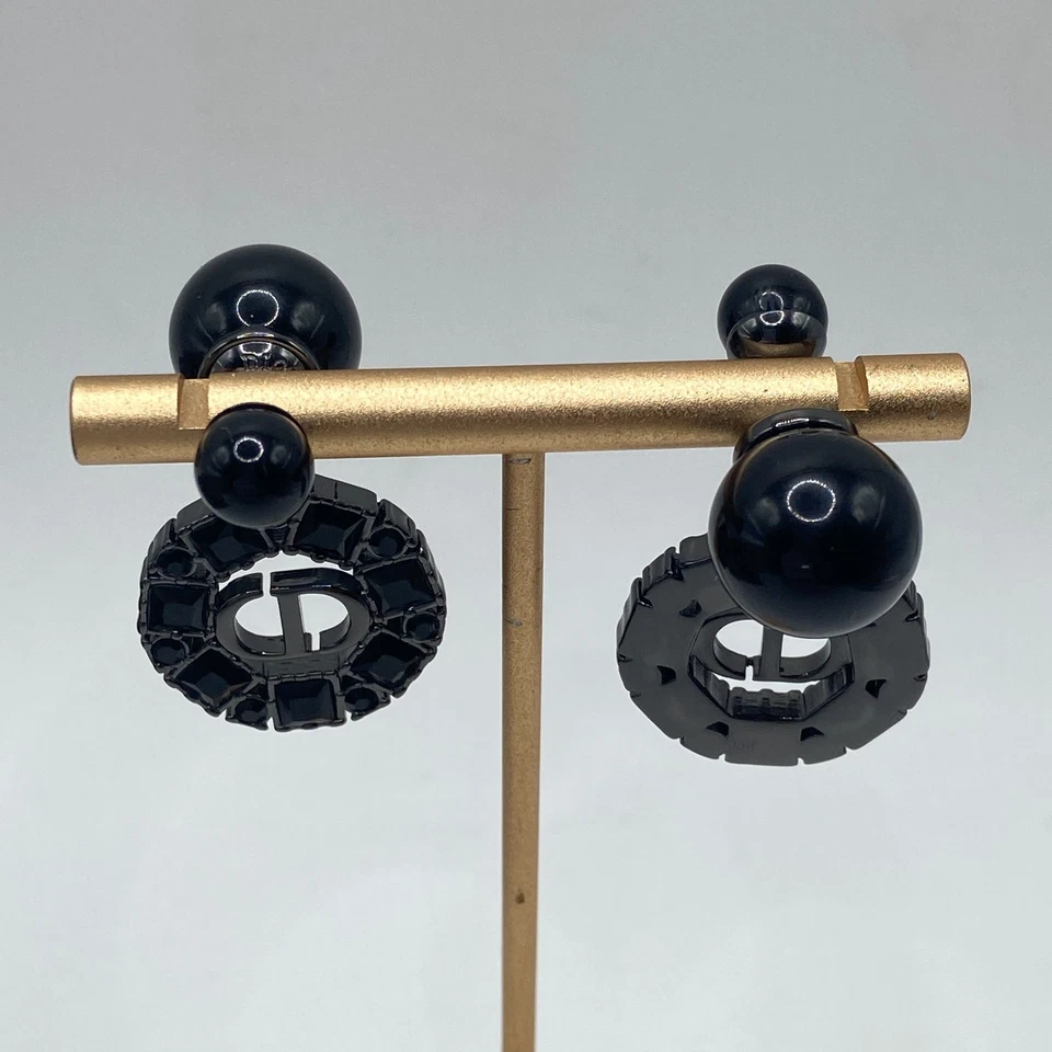 Pendientes Christian Dior Logo Dior Foto 1 de 4