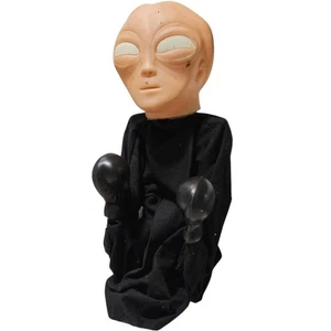 Vintage Rojus Boxe Punching Alien UFO Roswell Burattino Mano Bagliore In Occhi Scuri - Foto 1 di 7