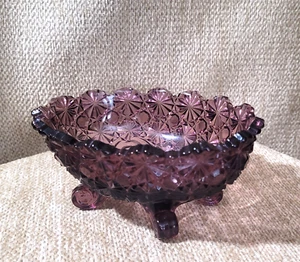 LG WRIGHT * AMETHYST * Daisy and Button* Footed Trinket Dish *MCM - Picture 1 of 3