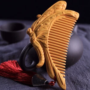 125*70*13mm Love Butterfly Pattern Hand Carving Boxwood Crafts Gift Comb - Picture 1 of 5