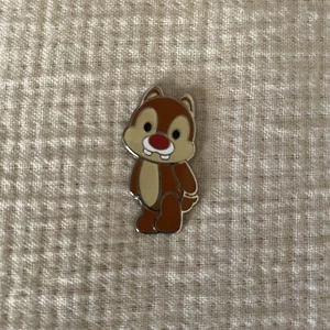 Disney Pin Cute Characters Dale Full Body Chipmunk NWOT - Picture 1 of 2