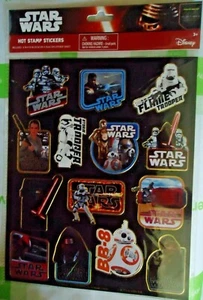 Hoja de 14 pegatinas de Disney Star Wars estampillas calientes soldados de asalto robots Jedi wookie - Imagen 1 de 2