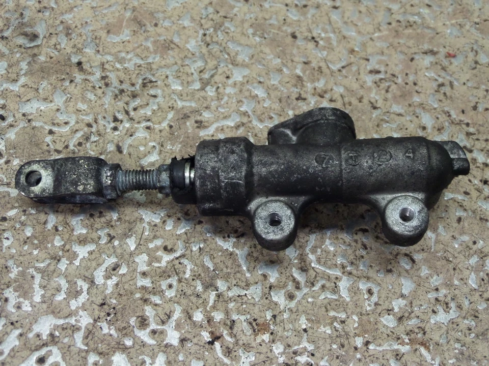 Suzuki Hayabusa GSXR 1300 2008 freno trasero cilindro maestro Foto 1 de 1