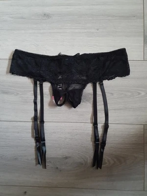 BNWT Hustler Lingerie Black Lace Crotchless Suspender Thong Panties Size Mdm/Lge - Image 1 of 4