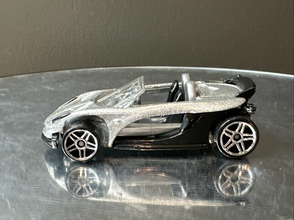 Hot Wheels 2000 First Editions Lotus Elise 340R - Image 1 of 4