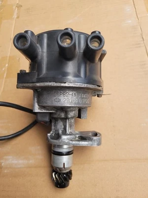 DISTRIBUIDOR 1984-89 NISSAN 300ZX D6P82-03 A4403 22100 01P00.  Fabricante de equipamento original - Imagem 1 de 4