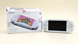 PSP Slim Console - Complet (Boite et Notice) Blanche + 8 jeux Offert - Imagen 1 de 7