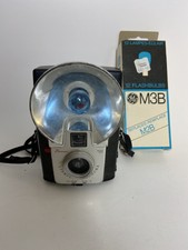 Vintage KODAK Brownie STARFLASH Film Camera Great 50’s Styling + 8 Flash Bulbs