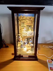 Presepe artigianale in teca con statuine in argilla cruda antiche - Foto 1 di 7