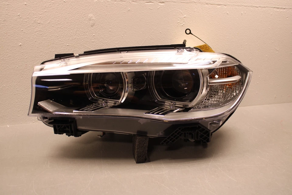 2015 2016 2017 2018 2019 BMW X5 X6 F15 F16 LEFT SIDE XENON ADAPTIVE HEADLIGHT - Image 1 of 4