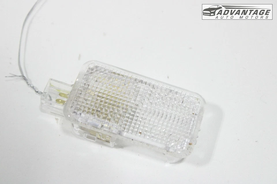 2015-2025 SUBARU OUTBACK FRONT RIGHT PASSENGER SIDE DOOR COURTESY LIGHT LAMP OEM - Image 1 of 4