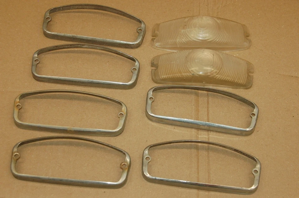 MG Midget Front Turn Signal, Flasher, Parking Light Lens Retainer Trim. - Image 1 of 4