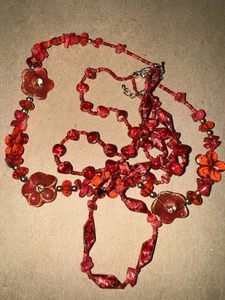 Bisutería floral con cuentas rojas - Imagen 1 de 1