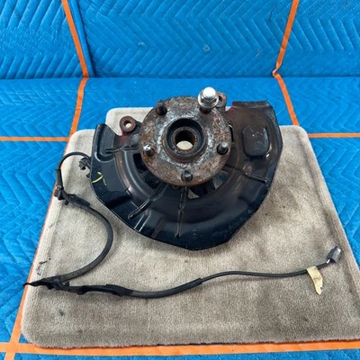 05-10 TOYOTA AVALON XL Front Passenger Right Spindle/Knuckle w/Hub OEM - Image 1 of 4