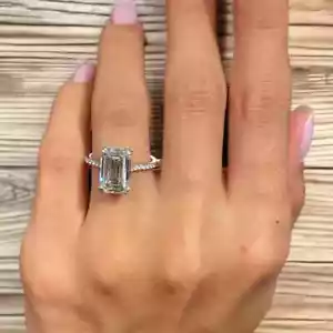 Fede nuziale solitario diamante coltivato in laboratorio taglio smeraldo VS1/G 3,20 ct oro bianco 14 carati - Foto 1 di 4
