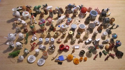 Konvolut über 100 Stück Setzkastenfiguren / Puppenstuben - Zubehör - Bild 1 von 4