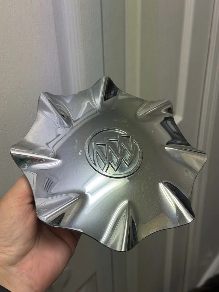 2003-2005 Buick LeSabre 16" OEM Chrome Center Cap 9594695 9594918 See All Photos - Image 1 of 4