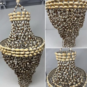 SEASHELL CANDELABRO Playa BOHO Costero HIPPIE Años 70 Cowrie Puka Shell 25" COLGANTE - Imagen 1 de 18