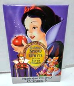 Walt Disneys Snow White And The Seven Dwarfs Promo Button Pinback - Picture 1 of 4