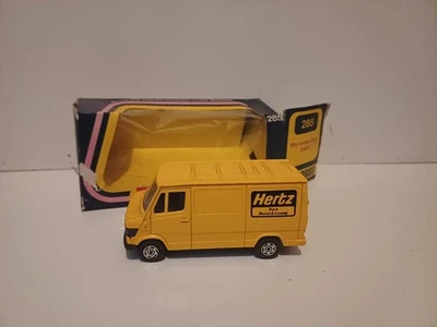 Mercedes 240d Corgi  - Bild 1 von 4