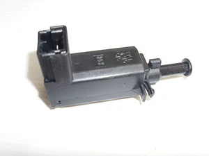 LAND ROVER DISCOVERY 2 BRAKE LIGHT SWITCH - 98 TO 04 - XKB100170 - NEW SWITCH - Picture 1 of 1
