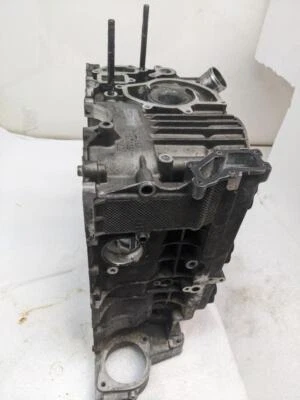 PORSCHE 911/996 RIGHT SIDE ENGINE BLOCK 9961011690R USED B2 - Image 1 of 4