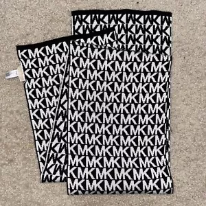 NWOT NEW MICHAEL KORS SIGNATURE BLACK WHITE LOGO KNIT SCARF - Picture 1 of 3