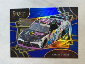 2024 Panini Select Racing Pit Road Blu Sheldon Creed /175 #174 - Foto 1 di 2