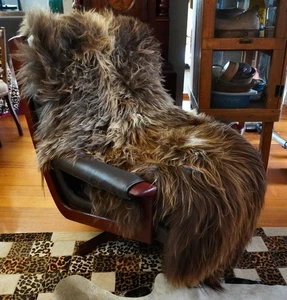 A Simply Stunning NATURAL BROWN  DOUBLE SKIN  LONG WOOL ICELANDIC SHEEPSKIN RUG - Picture 1 of 10