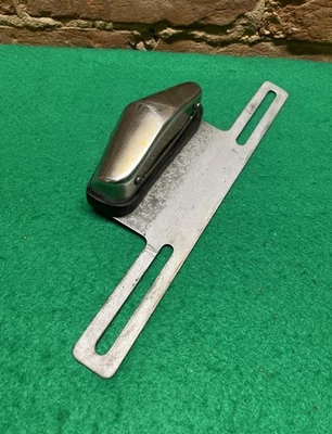 Винтажный кронштейн для подсветки номерного знака аксессуар Hollywood модель D-52 Hot Rod - Изображение 1 из 4