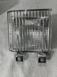 Conjunto de luces de estacionamiento izquierdas Eagle Eyes GM107-U000L, GM BLAZER/JIMMY/SUB/CK TRK - Imagen 1 de 5