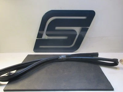 1995 Acura Legend - 4-Door Sedan - Driver Rear - Window Glass Run Channel Foto 1 de 4