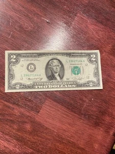 1976 $2 Two Dollar Bill US Note L39627164A - Picture 1 of 2