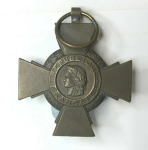 French Cross of Military Valour Bronze 1950's original 41 x 36 mm - Picture 1 of 3