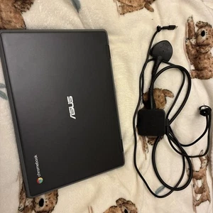 ASUS Chromebook CR1100CK! Fab Condition. - Afbeelding 1 van 2