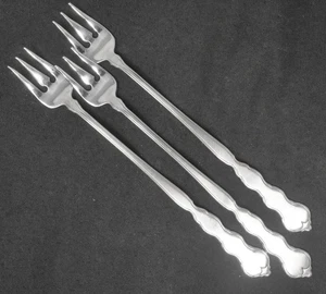 Oneida Valerie Stainless Cocktail/Seafood Fork set of 3. 6" Long - Picture 1 of 1