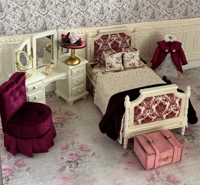 Dolls House 1/12 Scale Single Bedroom Set. - Image 1 of 4