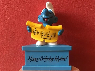 SÄNGER SCHLUMPF GEBURTSTAG DREIECKSOCKEL  SCHLÜMPFE  SMURFS PUFFI PITUFOS - Bild 1 von 2