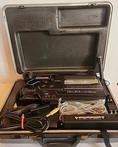Panasonic OmniMovie VHS Recorder PV-320D mit Gehäuse Akku hält Ladung nicht LESEN - Bild 1 von 20