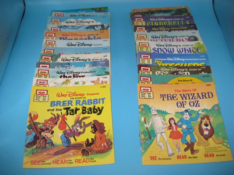 Choice of Walt Disney Read-Along Story Paperback Books:Brer,Pooh,Dumbo,Peter,Fox Foto 1 de 1