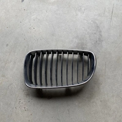 2008-2013 BMW 128I E82 E88 LEFT DRIVER SIDE RADIATOR GRILLE NOZZLE CHROME OEM - Image 1 of 2