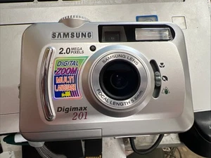 **Samsung Digimax 201 2.0MP Compact Digital Camera Silver VINTAGE** - Picture 1 of 6