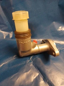 VAUXHALL  VICTOR 101 AND 1600 GIRLING BRAKE MASTER CYLINDER - Picture 1 of 4