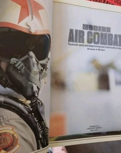 1983 MODERN AIR COMBAT Bill Gunston /Mike Spick Hardcover B13 - Foto 1 di 4