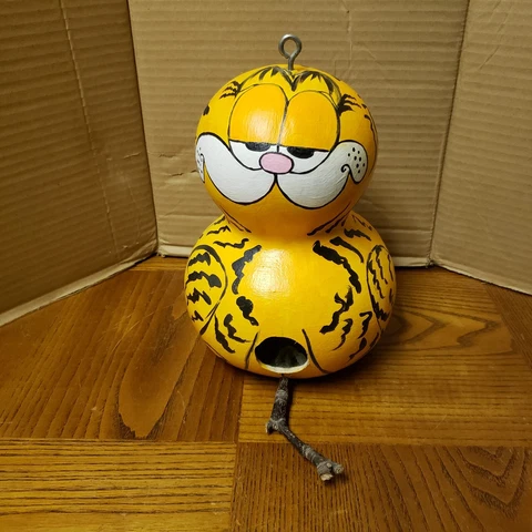 Garfield the Cat Handmade Bird House Decoration Novelty Cover