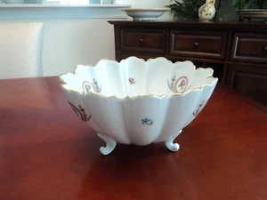 GORGEOUS BIG VINTAGE LIMOGES CASTEL FLUTED SCALLOP EDGE WHITE W MEDALLIONS BOWL - Picture 1 of 6