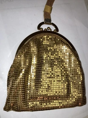 "Muñequera vintage de malla dorada de 4"" con peine y espejo excelente estado" Foto 1 de 4